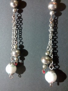 boucle perle blanche et chainette